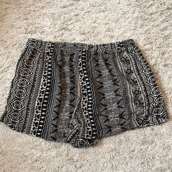 American Eagle Soft Shorts- Medium NW - Picture 3 of 4